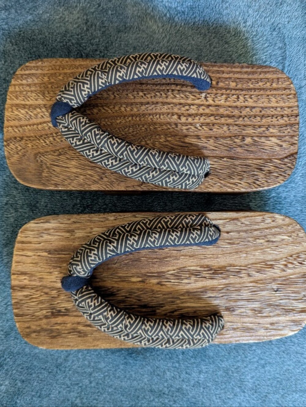 Japanese Traditional Wooden Geta Sandals in Brown with Patterned Padded Straps